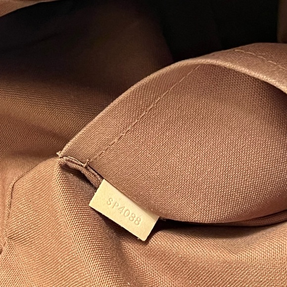 Authentic - Louis Vuitton Tivoli GM (Grand Modele) monogram - Picture 4 of 15